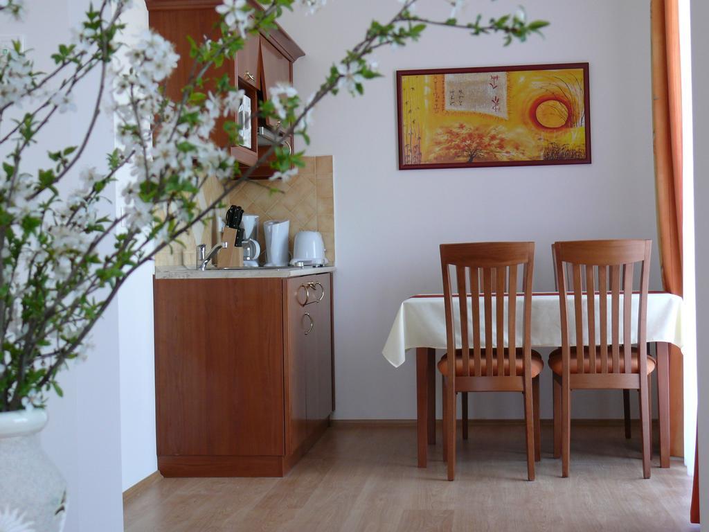 Ferienwohnung Szerencsemak Panzio Kehidakustány Zimmer foto
