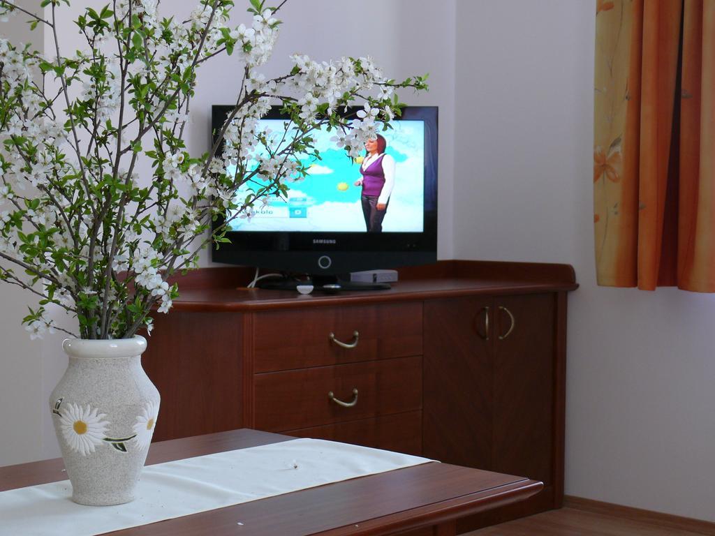 Ferienwohnung Szerencsemak Panzio Kehidakustány Zimmer foto