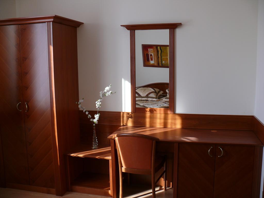 Ferienwohnung Szerencsemak Panzio Kehidakustány Zimmer foto